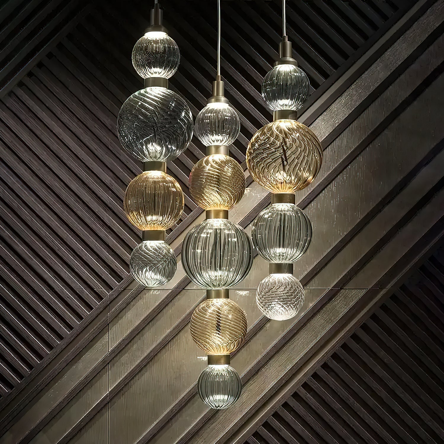 Celvara Globe Pendant Lamp