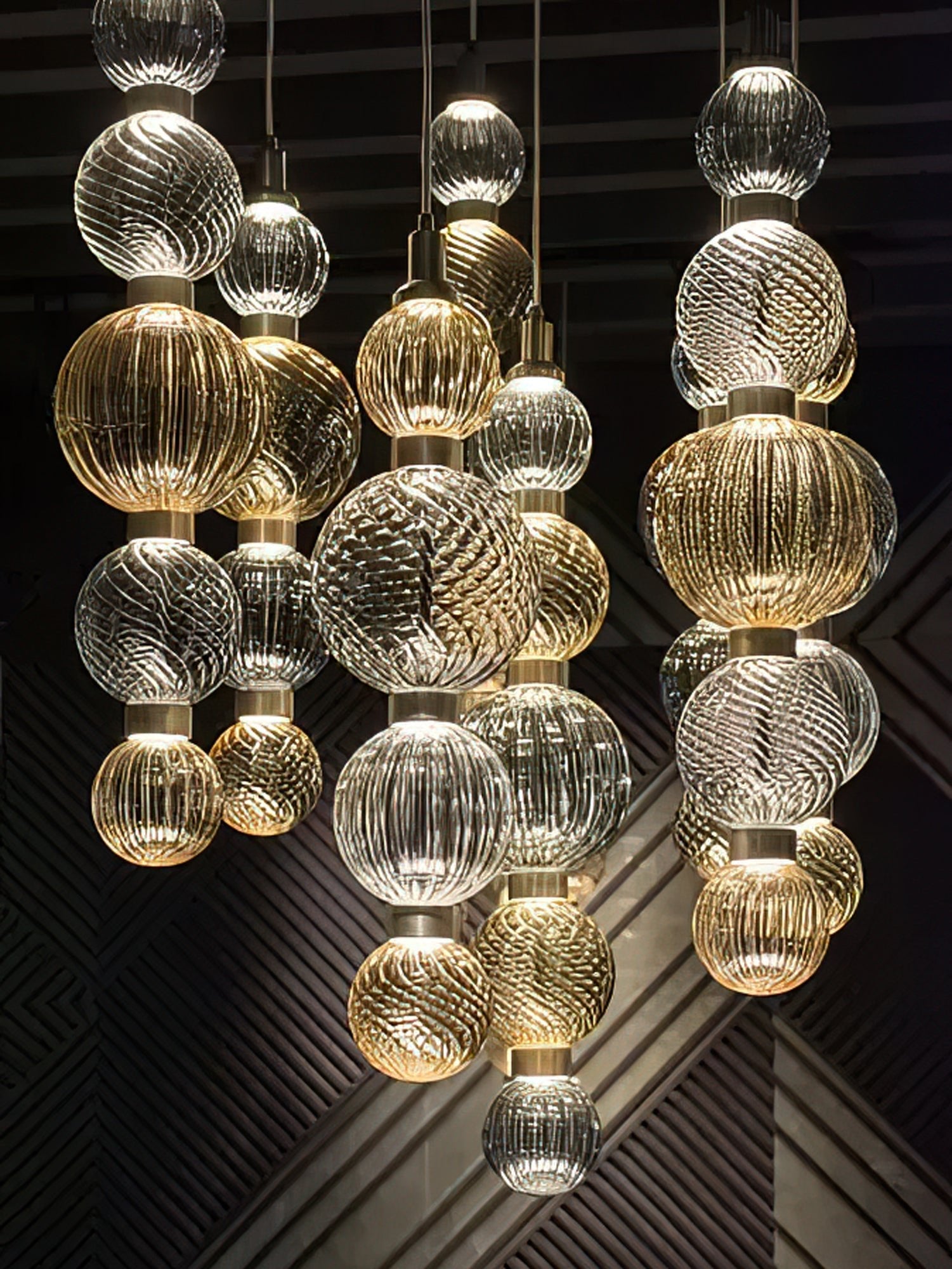 Celvara Globe Pendant Lamp