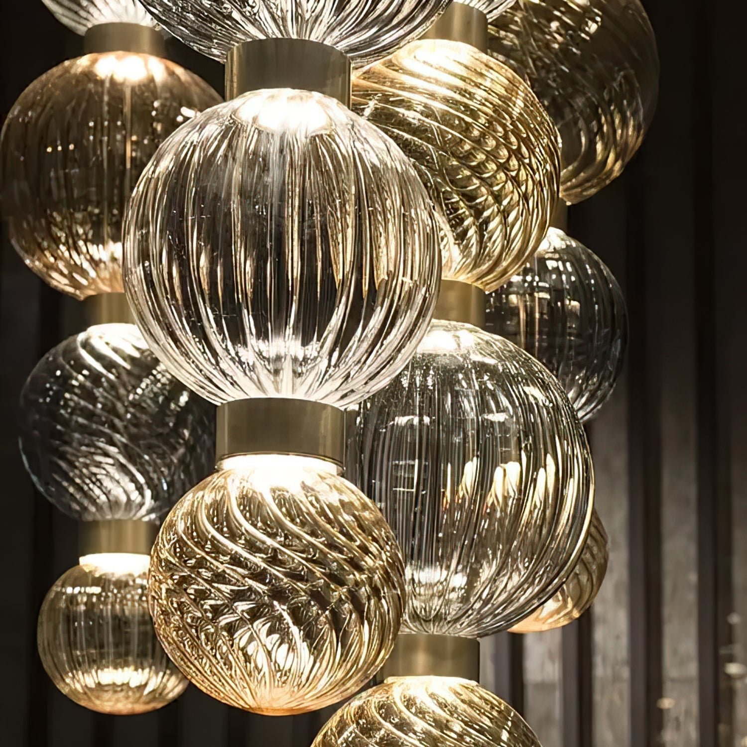 Celvara Globe Pendant Lamp