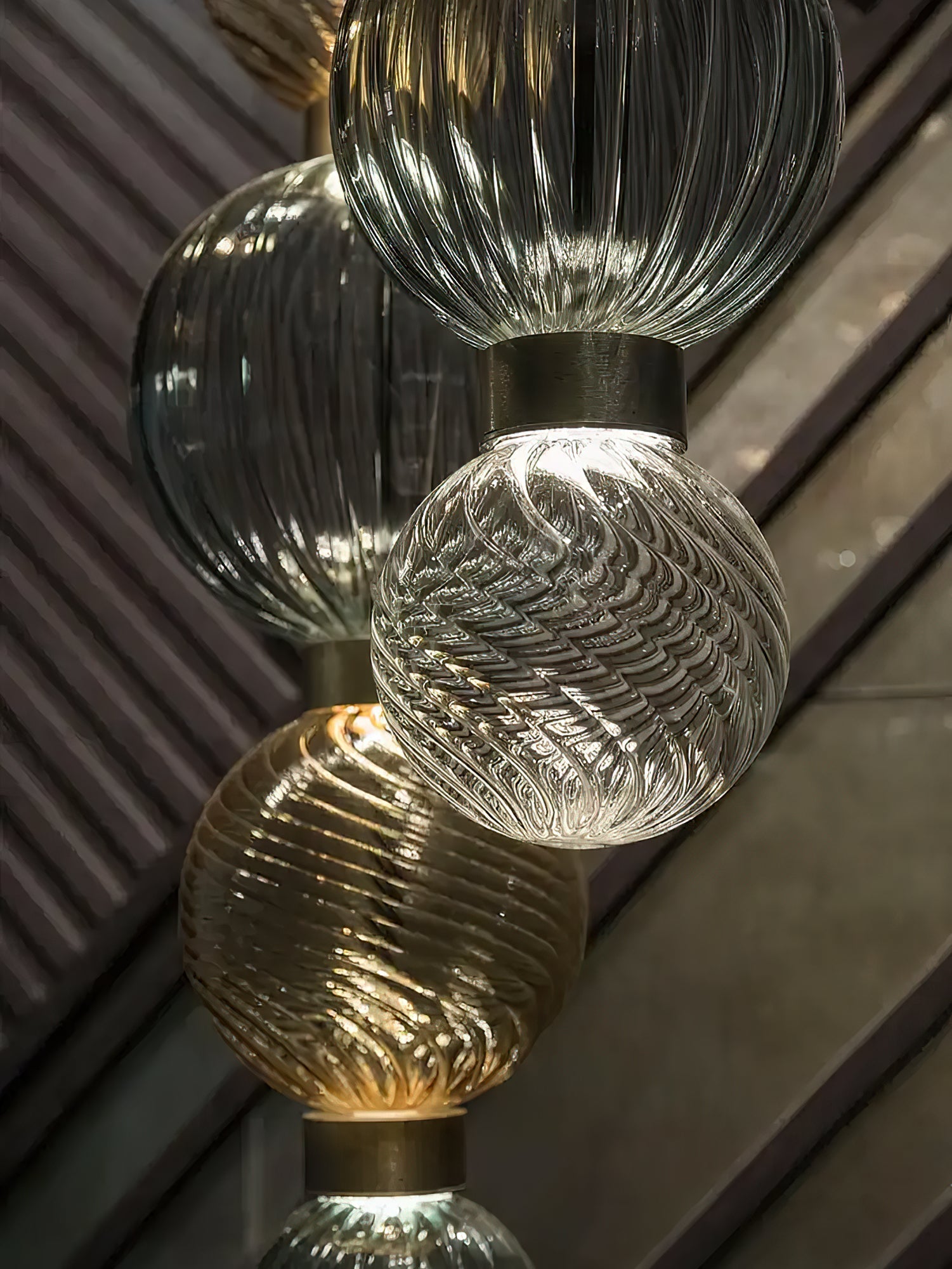 Celvara Globe Pendant Lamp