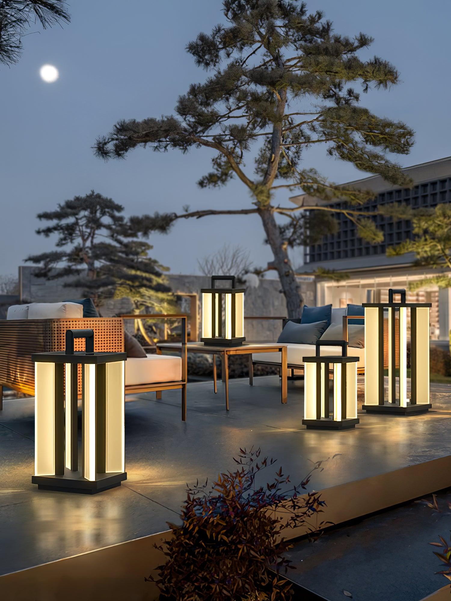 Metroluxe Outdoor Light