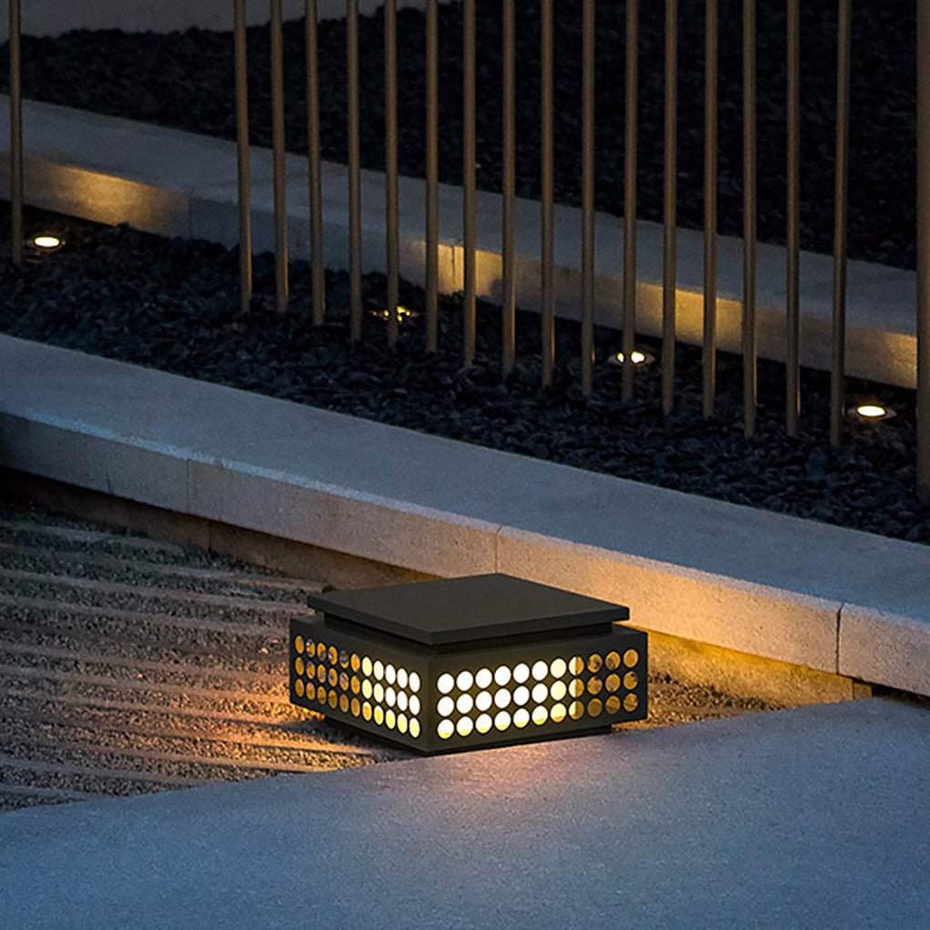 Vintage Hollowed Pattern Design Solar LED Villa Garden Landscape Decorative Lamp